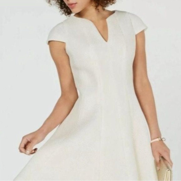 Beautiful Julia Jordan white with gold diamond sewn detail dress with pockets. - Picture 8 of 11